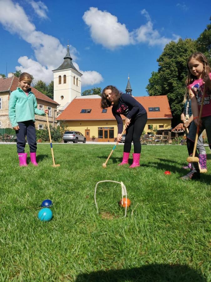 Apartmany Statek Bezdedice Hostomice Luaran gambar