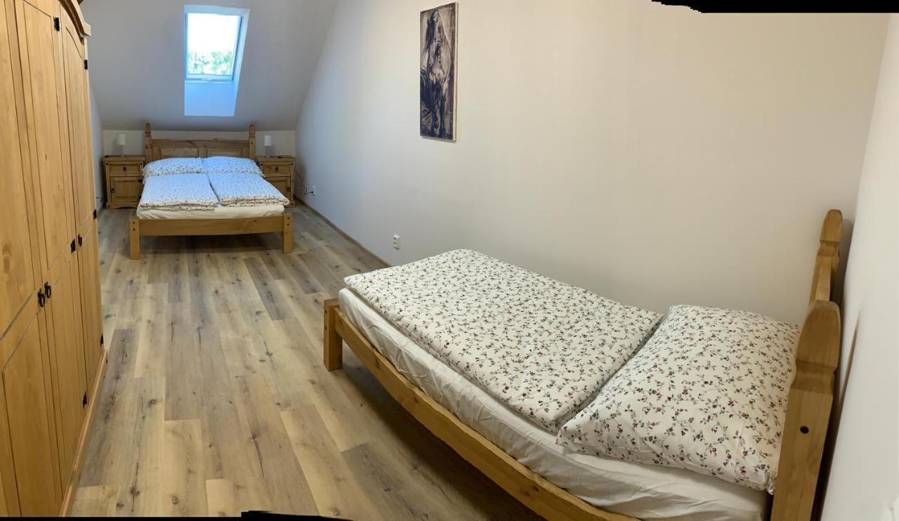 Apartmany Statek Bezdedice Hostomice Luaran gambar