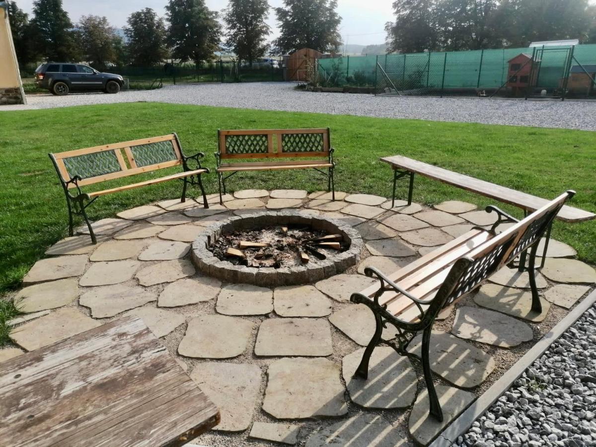Apartmany Statek Bezdedice Hostomice Luaran gambar