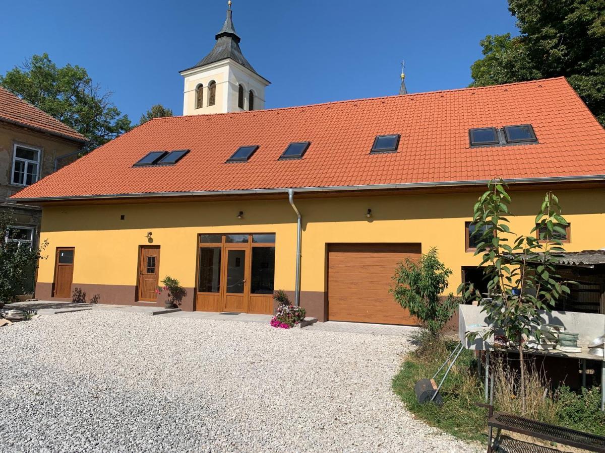 Apartmany Statek Bezdedice Hostomice Luaran gambar