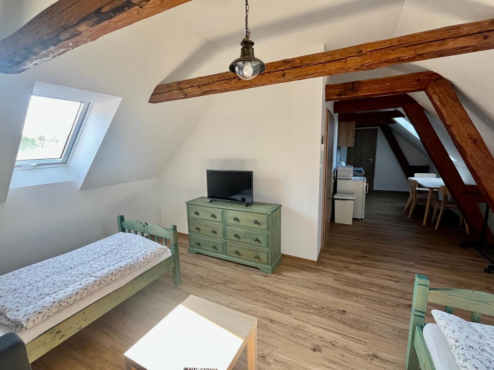 Apartmany Statek Bezdedice Hostomice Luaran gambar